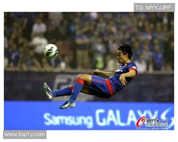 前裁判：球运转轨道决议比塞克犯规不是红牌；皮奥倒地不是点球